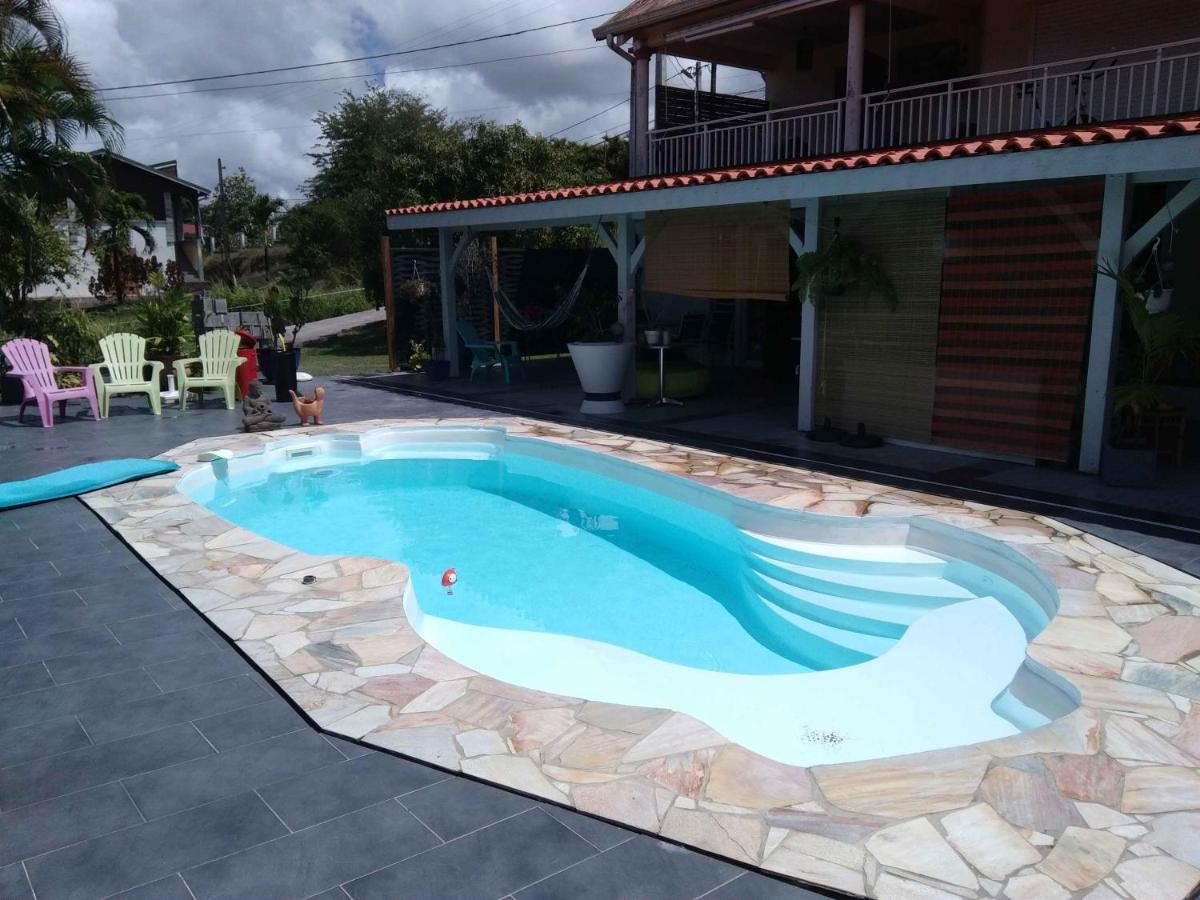 Grand T2 Tout Confort , Emplacement Ideal Riviere-Salee Luaran gambar