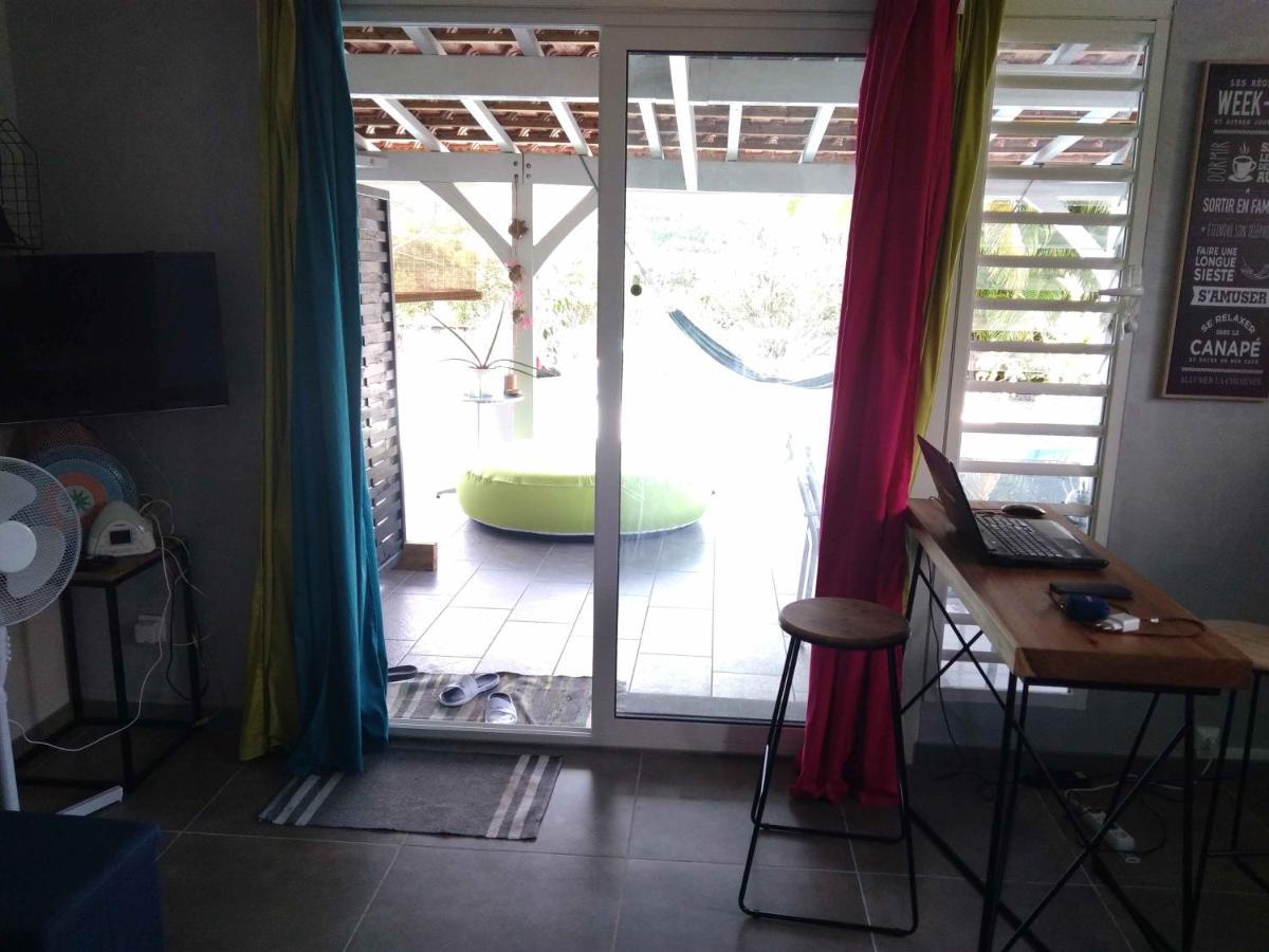 Grand T2 Tout Confort , Emplacement Ideal Riviere-Salee Luaran gambar